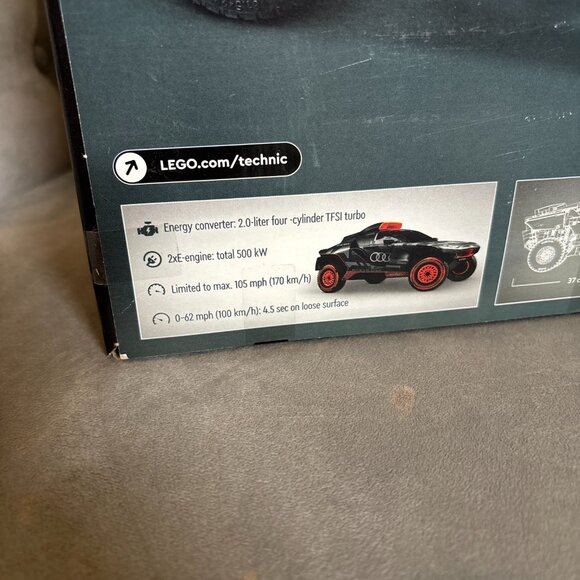 LEGO Technic 42160 Audi RS Q e-tron Rally Car – App-Controlled 4x4 Set (914 pcs) - Picture 6 of 6